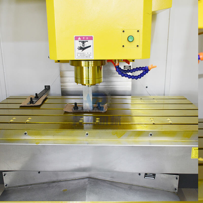 Vmc1370 3 CNC άξονα κάθετη κεντρική μηχανή VMC άλεσης